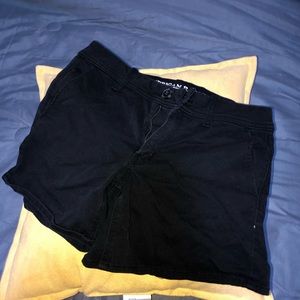 American Eagle Black Stretchy Shorts! With pockets